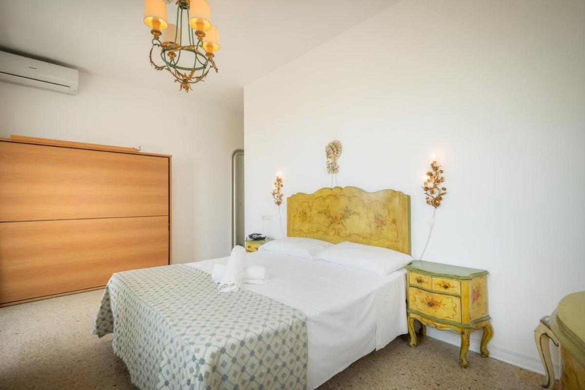 Hotel Tizian Beach Caorle Eksteriør billede